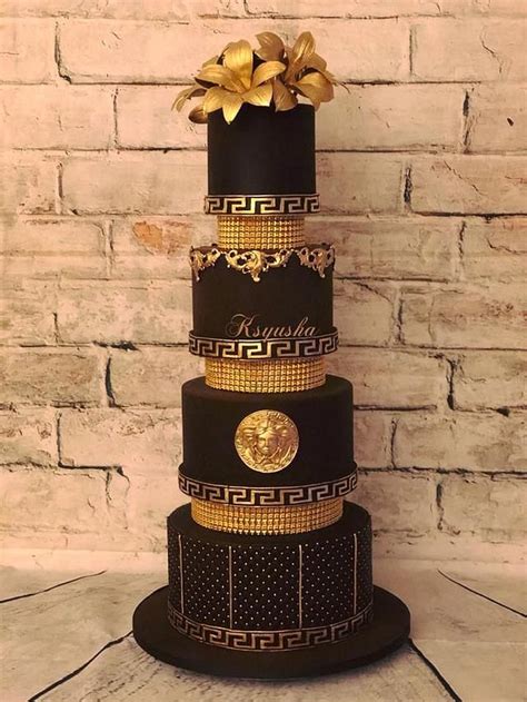 versace chocolate cake.